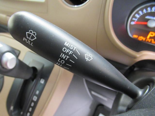 ミラココア ココアプラスＸ　キーフリー　アイドリングストップ　ＣＤチューナー　電動格納式ドアミラー　エアコン　パワーステアリング　パワーウィンドウ　運転席エアバッグ　ＡＢＳ　ティーゼットデオプラス（17枚目）