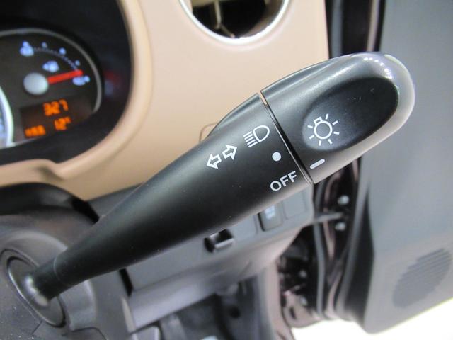 ミラココア ココアプラスＸ　キーフリー　アイドリングストップ　ＣＤチューナー　電動格納式ドアミラー　エアコン　パワーステアリング　パワーウィンドウ　運転席エアバッグ　ＡＢＳ　ティーゼットデオプラス（18枚目）