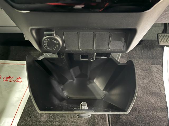 トール カスタムＧターボ　両側パワースライドドア　オートライト　キーフリー　アイドリングストップ　バックモニター　ナビ　ドライブレコーダー　ＵＳＢ入力端子　Ｂｌｕｅｔｏｏｔｈ　ティーゼットデオプラス（33枚目）