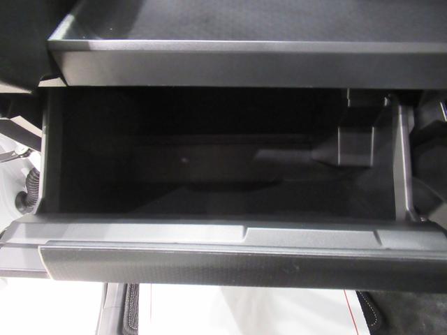 タント カスタムＸ　パノラマモニター　７インチナビ　ドライブレコーダー　両側パワースライドドア　シートヒーター　ＵＳＢ入力端子　Ｂｌｕｅｔｏｏｔｈ　オートライト　キーフリー　アイドリングストップ　ティーゼットデオプラス（33枚目）