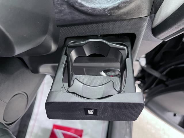 ムーヴ カスタムＸ　オートライト　キーフリー　アイドリングストップ　電動格納式ドアミラー　エアコン　パワーステアリング　パワーウィンドウ　運転席エアバッグ　ＡＢＳ　ティーゼットデオプラス（28枚目）