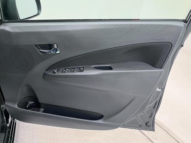 ムーヴ カスタムＸ　オートライト　キーフリー　アイドリングストップ　電動格納式ドアミラー　エアコン　パワーステアリング　パワーウィンドウ　運転席エアバッグ　ＡＢＳ　ティーゼットデオプラス（42枚目）