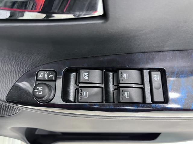 タント カスタムＲＳトップエディション　ＳＡ３　シートヒーター　両側パワースライドドア　オートライト　キーフリー　アイドリングストップ　ＵＳＢ入力端子　衝突被害軽減システム　レーンアシスト　オートマチックハイビーム　ティーゼットデオプラス（14枚目）