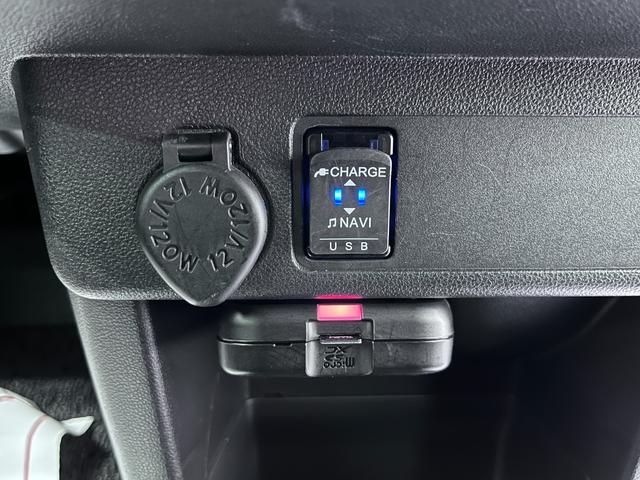 ブーン シルク　Ｇパッケージ　ＳＡ３　オートライト　キーフリー　アイドリングストップ　バックモニター　ナビ　ドライブレコーダー　ＵＳＢ入力端子　Ｂｌｕｅｔｏｏｔｈ　衝突被害軽減システム　レーンアシスト　オートマチックハイビーム（18枚目）