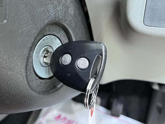 ミライース Ｘ　キーレスエントリー　アイドリングストップ　ＣＤチューナー　電動格納式ドアミラー　エアコン　パワーステアリング　パワーウィンドウ　運転席エアバッグ　ＡＢＳ　ティーゼットデオプラス（12枚目）