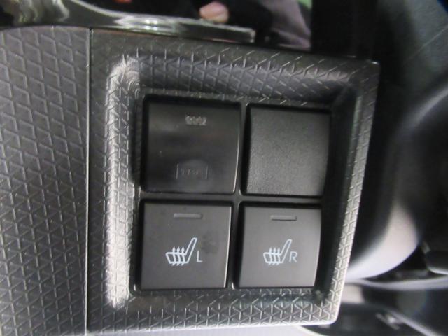 タント カスタムＲＳ　シートヒーター　両側パワースライドドア　オートライト　キーフリー　アイドリングストップ　パノラマモニター　ナビ　ＵＳＢ入力端子　Ｂｌｕｅｔｏｏｔｈ　ティーゼットデオプラス（17枚目）