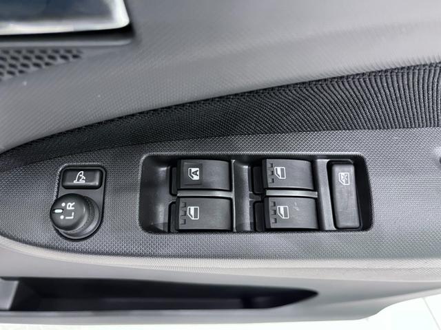 ムーヴ カスタムＲＳ　オートライト　キーフリー　アイドリングストップ　ＣＤチューナー　電動格納式ドアミラー　エアコン　パワーステアリング　パワーウィンドウ　運転席エアバッグ　ＡＢＳ　ティーゼットデオプラス（14枚目）