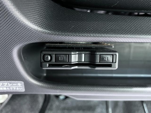 ムーヴ カスタムＲＳ　オートライト　キーフリー　アイドリングストップ　ＣＤチューナー　電動格納式ドアミラー　エアコン　パワーステアリング　パワーウィンドウ　運転席エアバッグ　ＡＢＳ　ティーゼットデオプラス（16枚目）