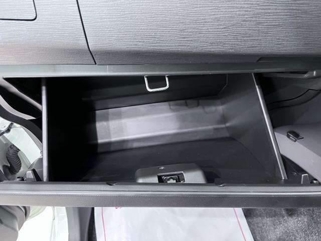 ムーヴ カスタムＲＳ　オートライト　キーフリー　アイドリングストップ　ＣＤチューナー　電動格納式ドアミラー　エアコン　パワーステアリング　パワーウィンドウ　運転席エアバッグ　ＡＢＳ　ティーゼットデオプラス（21枚目）