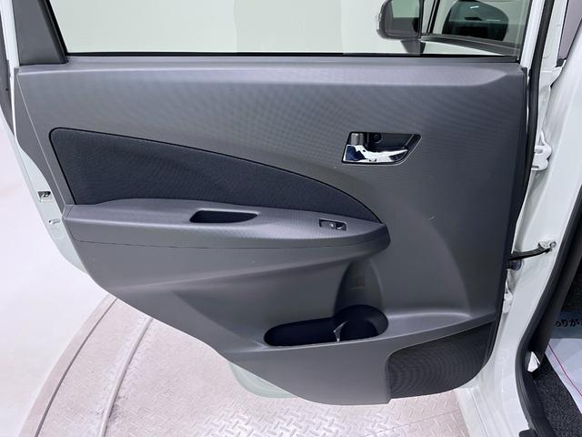 ムーヴ カスタムＲＳ　オートライト　キーフリー　アイドリングストップ　ＣＤチューナー　電動格納式ドアミラー　エアコン　パワーステアリング　パワーウィンドウ　運転席エアバッグ　ＡＢＳ　ティーゼットデオプラス（40枚目）