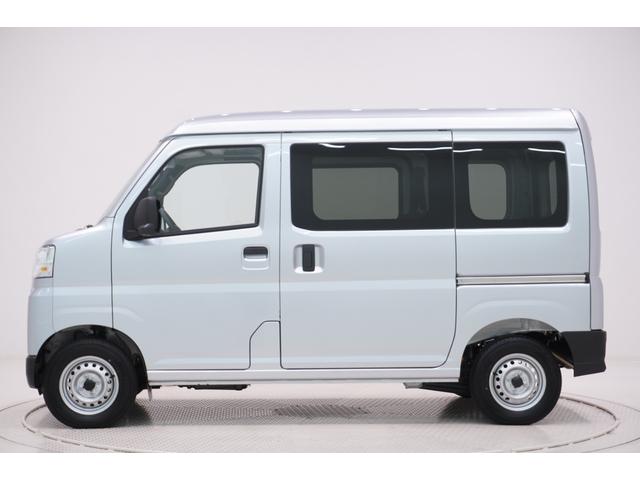 ハイゼットカーゴ デラックス　ＡＭ／ＦＭラジオ　両側スライドドア　キーレスエントリー　アイドリングストップ　衝突被害軽減システム　レーンアシスト　オートマチックハイビーム　ティーゼットデオプラス（5枚目）