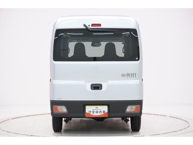 ハイゼットカーゴ デラックス　ＡＭ／ＦＭラジオ　両側スライドドア　キーレスエントリー　アイドリングストップ　衝突被害軽減システム　レーンアシスト　オートマチックハイビーム　ティーゼットデオプラス（7枚目）