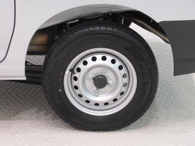 ハイゼットカーゴ デラックス　ＡＭ／ＦＭラジオ　両側スライドドア　キーレスエントリー　アイドリングストップ　衝突被害軽減システム　レーンアシスト　オートマチックハイビーム　ティーゼットデオプラス（8枚目）