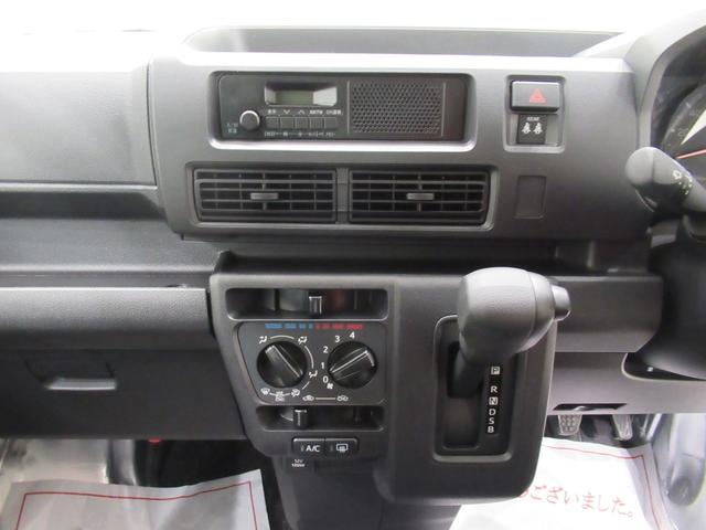 ハイゼットカーゴ デラックス　ＡＭ／ＦＭラジオ　両側スライドドア　キーレスエントリー　アイドリングストップ　衝突被害軽減システム　レーンアシスト　オートマチックハイビーム　ティーゼットデオプラス（16枚目）