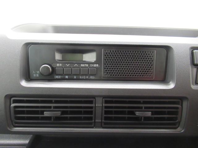 ハイゼットカーゴ デラックス　ＡＭ／ＦＭラジオ　両側スライドドア　キーレスエントリー　アイドリングストップ　衝突被害軽減システム　レーンアシスト　オートマチックハイビーム　ティーゼットデオプラス（20枚目）