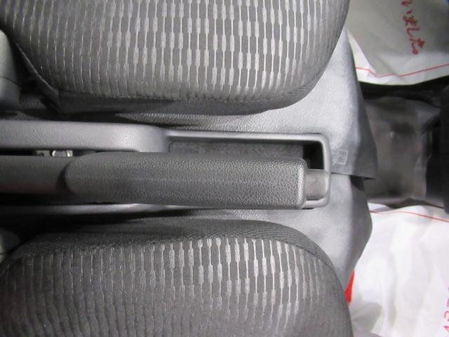 ハイゼットカーゴ デラックス　ＡＭ／ＦＭラジオ　両側スライドドア　キーレスエントリー　アイドリングストップ　衝突被害軽減システム　レーンアシスト　オートマチックハイビーム　ティーゼットデオプラス（21枚目）