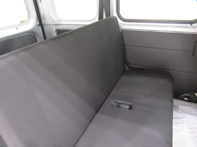 ハイゼットカーゴ デラックス　ＡＭ／ＦＭラジオ　両側スライドドア　キーレスエントリー　アイドリングストップ　衝突被害軽減システム　レーンアシスト　オートマチックハイビーム　ティーゼットデオプラス（37枚目）