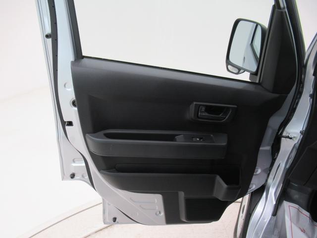 ハイゼットカーゴ デラックス　ＡＭ／ＦＭラジオ　両側スライドドア　キーレスエントリー　アイドリングストップ　衝突被害軽減システム　レーンアシスト　オートマチックハイビーム　ティーゼットデオプラス（39枚目）