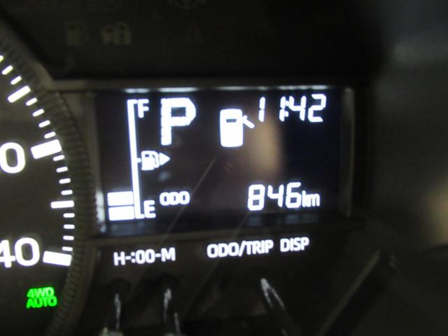 ハイゼットトラック ジャンボスタンダード　４ＷＤ　ＡＭ／ＦＭラジオ　オートライト　アイドリングストップ　衝突被害軽減システム　レーンアシスト　オートマチックハイビーム　ティーゼットデオプラス（12枚目）