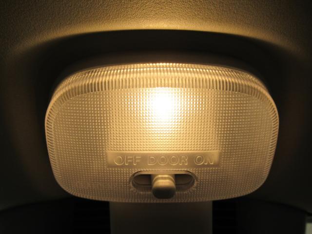 ハイゼットトラック ジャンボスタンダード　４ＷＤ　ＡＭ／ＦＭラジオ　オートライト　アイドリングストップ　衝突被害軽減システム　レーンアシスト　オートマチックハイビーム　ティーゼットデオプラス（31枚目）