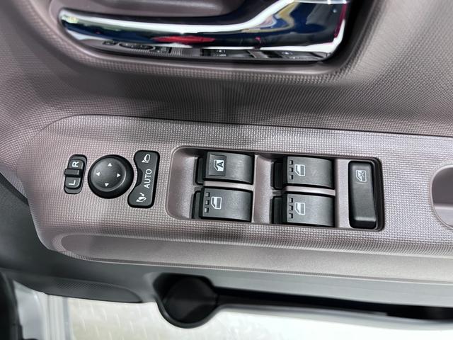 ムーヴキャンバス セオリーＧターボ　パノラマモニター　７インチナビ　両側パワースライドドア　シートヒーター　ＵＳＢ入力端子　Ｂｌｕｅｔｏｏｔｈ　ホッとカップホルダー　オートライト　キーフリー　アイドリングストップ　ティーゼットデオプラス（15枚目）