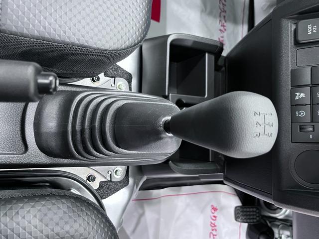 ハイゼットトラック スタンダード MT5速 AM/FMラジオ オートライト アイドリングストップ 衝突被害軽減システム レーンアシスト オートマチックハイビーム ティーゼットデオプラス(16枚目)