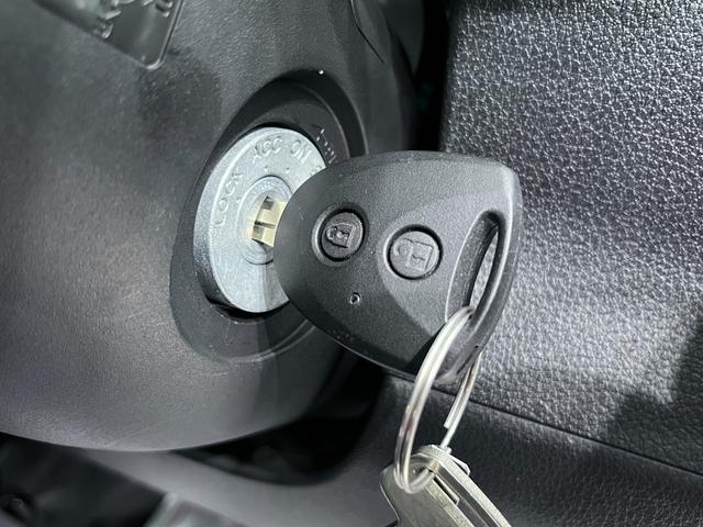 ハイゼットカーゴ デラックス 両側スライドドア AM/FMラジオ キーレスエントリー アイドリングストップ 衝突被害軽減システム レーンアシスト オートマチックハイビーム ティーゼットデオプラス(13枚目)