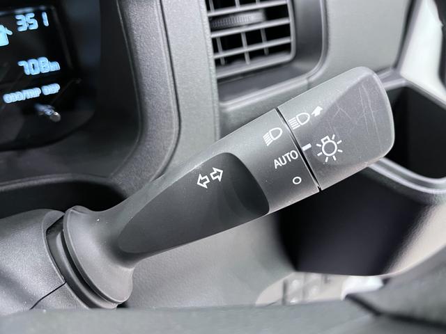 ハイゼットカーゴ デラックス 両側スライドドア AM/FMラジオ キーレスエントリー アイドリングストップ 衝突被害軽減システム レーンアシスト オートマチックハイビーム ティーゼットデオプラス(18枚目)