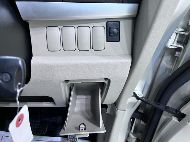 ムーヴ Ｘスペシャル　キーレスエントリー　ＣＤチューナー　電動格納式ドアミラー　エアコン　パワーステアリング　パワーウィンドウ　運転席エアバッグ　ＡＢＳ　ティーゼットデオプラス（20枚目）