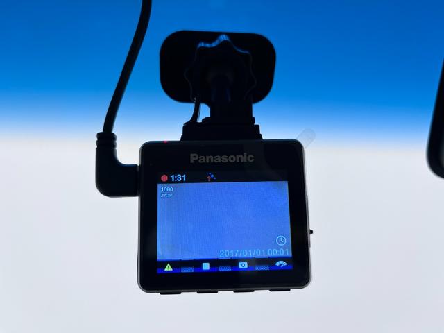 タント カスタムＲＳトップエディション　ＳＡ３　シートヒーター　両側パワースライドドア　オートライト　キーフリー　アイドリングストップ　ＵＳＢ入力端子　衝突被害軽減システム　レーンアシスト　オートマチックハイビーム　ティーゼットデオプラス（17枚目）