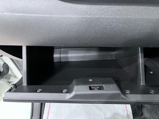 タント カスタムＲＳトップエディション　ＳＡ３　シートヒーター　両側パワースライドドア　オートライト　キーフリー　アイドリングストップ　ＵＳＢ入力端子　衝突被害軽減システム　レーンアシスト　オートマチックハイビーム　ティーゼットデオプラス（29枚目）