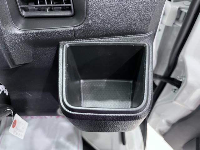 ハイゼットカーゴ デラックス　ＡＭ／ＦＭラジオ　両側スライドドア　オートライト　キーレスエントリー　アイドリングストップ　衝突被害軽減システム　レーンアシスト　オートマチックハイビーム　ティーゼットデオプラス（25枚目）