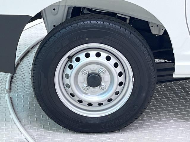 ハイゼットカーゴ デラックス　ＡＭ／ＦＭラジオ　両側スライドドア　オートライト　キーレスエントリー　アイドリングストップ　衝突被害軽減システム　レーンアシスト　オートマチックハイビーム　ティーゼットデオプラス（40枚目）