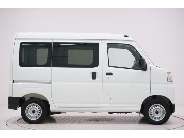 ハイゼットカーゴ デラックス　４ＷＤ　ＡＭ／ＦＭラジオ　両側スライドドア　オートライト　キーレスエントリー　アイドリングストップ　衝突被害軽減システム　レーンアシスト　オートマチックハイビーム　ティーゼットデオプラス（6枚目）