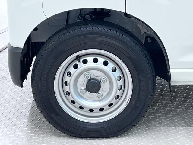 ハイゼットカーゴ デラックス　４ＷＤ　ＡＭ／ＦＭラジオ　両側スライドドア　オートライト　キーレスエントリー　アイドリングストップ　衝突被害軽減システム　レーンアシスト　オートマチックハイビーム　ティーゼットデオプラス（9枚目）