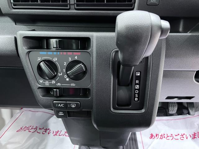 ハイゼットカーゴ デラックス　４ＷＤ　ＡＭ／ＦＭラジオ　両側スライドドア　オートライト　キーレスエントリー　アイドリングストップ　衝突被害軽減システム　レーンアシスト　オートマチックハイビーム　ティーゼットデオプラス（19枚目）