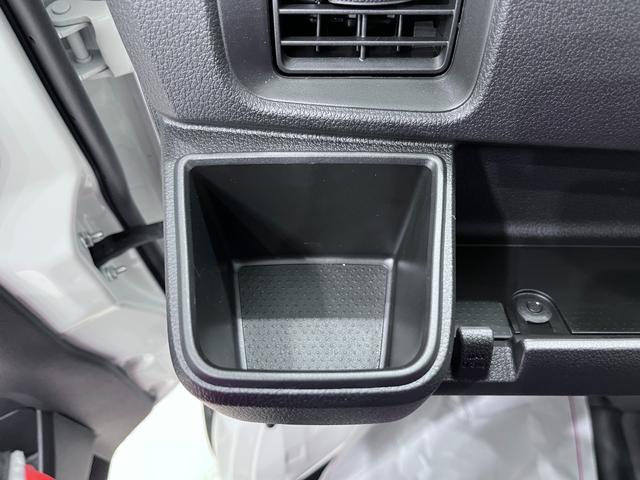 ハイゼットカーゴ デラックス　４ＷＤ　ＡＭ／ＦＭラジオ　両側スライドドア　オートライト　キーレスエントリー　アイドリングストップ　衝突被害軽減システム　レーンアシスト　オートマチックハイビーム　ティーゼットデオプラス（24枚目）