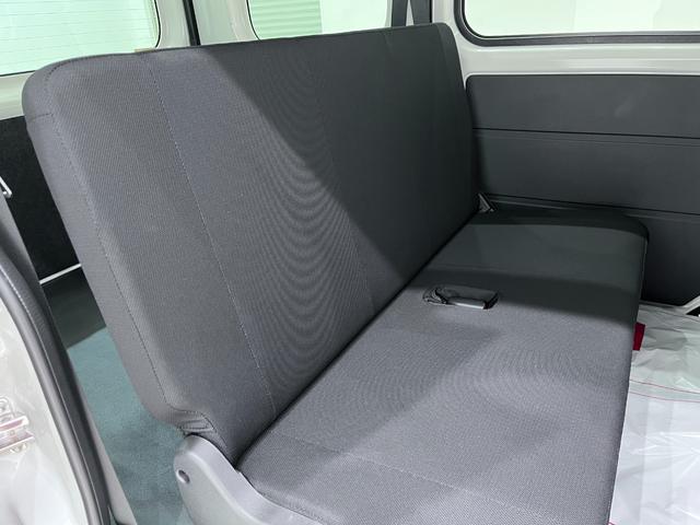 ハイゼットカーゴ デラックス　４ＷＤ　ＡＭ／ＦＭラジオ　両側スライドドア　オートライト　キーレスエントリー　アイドリングストップ　衝突被害軽減システム　レーンアシスト　オートマチックハイビーム　ティーゼットデオプラス（36枚目）