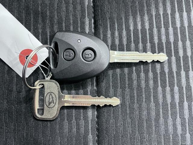 ハイゼットカーゴ デラックス　４ＷＤ　ＡＭ／ＦＭラジオ　両側スライドドア　オートライト　キーレスエントリー　アイドリングストップ　衝突被害軽減システム　レーンアシスト　オートマチックハイビーム　ティーゼットデオプラス（44枚目）