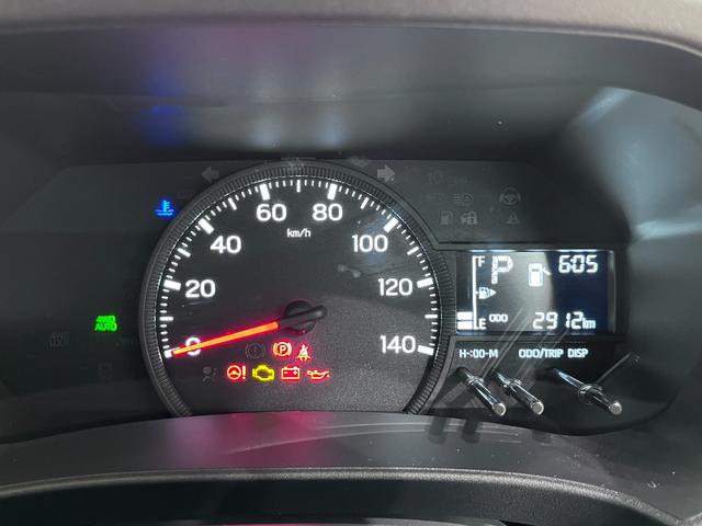 ハイゼットカーゴ デラックス　４ＷＤ　ＡＭ／ＦＭラジオ　両側スライドドア　オートライト　キーレスエントリー　アイドリングストップ　衝突被害軽減システム　レーンアシスト　オートマチックハイビーム　ティーゼットデオプラス（45枚目）