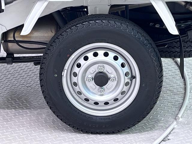 ハイゼットトラック スタンダード　４ＷＤ　ＭＴ５速　ＡＭ／ＦＭラジオ　オートライト　アイドリングストップ　衝突被害軽減システム　レーンアシスト　オートマチックハイビーム　ティーゼットデオプラス（8枚目）