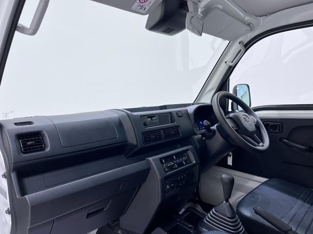 ハイゼットトラック スタンダード　４ＷＤ　ＭＴ５速　ＡＭ／ＦＭラジオ　オートライト　アイドリングストップ　衝突被害軽減システム　レーンアシスト　オートマチックハイビーム　ティーゼットデオプラス（14枚目）