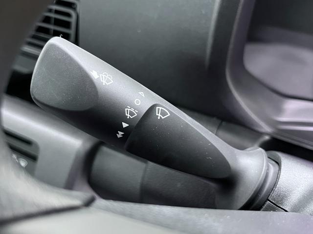 ハイゼットトラック スタンダード　４ＷＤ　ＭＴ５速　ＡＭ／ＦＭラジオ　オートライト　アイドリングストップ　衝突被害軽減システム　レーンアシスト　オートマチックハイビーム　ティーゼットデオプラス（19枚目）