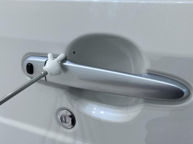 �^�]�ȃh�A�m�u�t�߂ɖڗ��h��������L��B