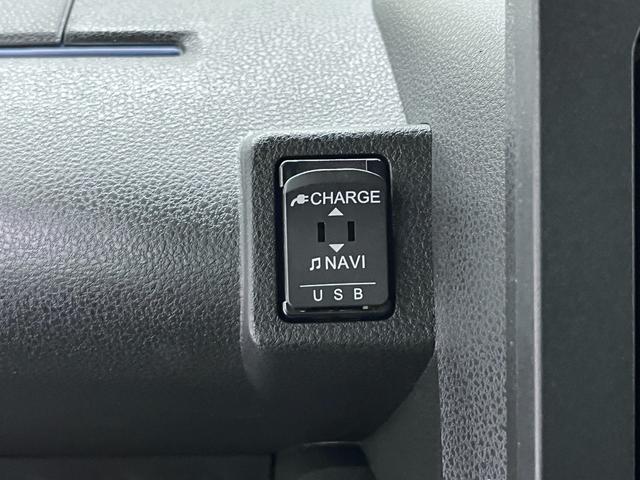 タント カスタムＸスタイルセレクション　シートヒーター　両側パワースライドドア　オートライト　キーフリー　アイドリングストップ　パノラマモニター　ナビ　ドライブレコーダー　ＵＳＢ入力端子　Ｂｌｕｅｔｏｏｔｈ　ティーゼットデオプラス（20枚目）