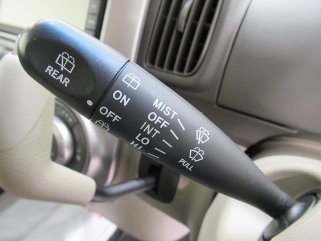 タント Ｘリミテッド　左側パワースライドドア　キーフリー　アイドリングストップ　電動格納式ドアミラー　エアコン　パワーステアリング　パワーウィンドウ　運転席エアバッグ　ＡＢＳ　ティーゼットデオプラス（17枚目）