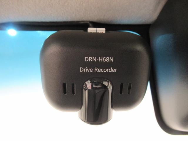 タント カスタムRSトップエディションVS SA3 シートヒーター 両側パワースライドドア オートライト キーフリー アイドリングストップ USB入力端子 衝突被害軽減システム レーンアシスト オートマチックハイビーム ティーゼットデオプラス(17枚目)