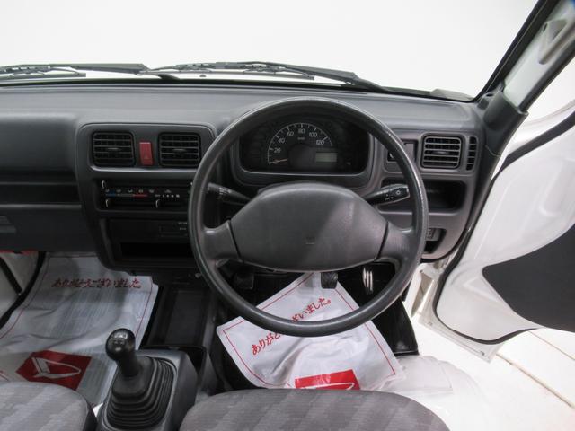 キャリイトラック ＦＣエアコン・パワステ　４ＷＤ　ＭＴ５速　荷台作業灯　ＡＭ／ＦＭラジオ　エアコン　パワーステアリング　ティーゼットデオプラス（10枚目）