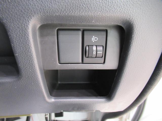 キャリイトラック ＦＣエアコン・パワステ　４ＷＤ　ＭＴ５速　荷台作業灯　ＡＭ／ＦＭラジオ　エアコン　パワーステアリング　ティーゼットデオプラス（12枚目）