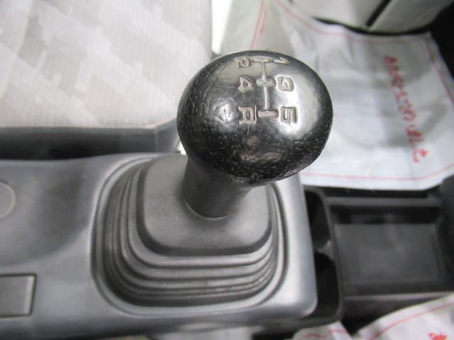 キャリイトラック ＦＣエアコン・パワステ　４ＷＤ　ＭＴ５速　荷台作業灯　ＡＭ／ＦＭラジオ　エアコン　パワーステアリング　ティーゼットデオプラス（14枚目）